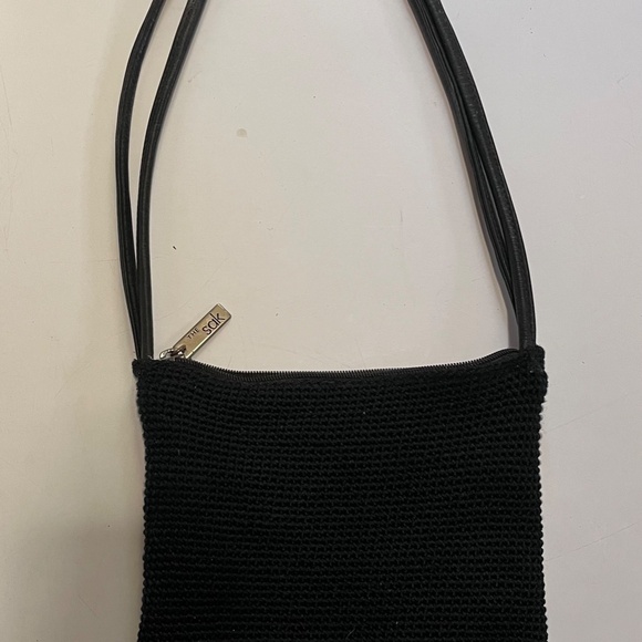 The Sak Black Crochet Shoulder Bag 🖤 Zip Top Knit Purse Boho Classic - Picture 3 of 4